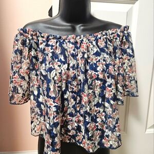 Daytrip Off the Shoulder Crop Top